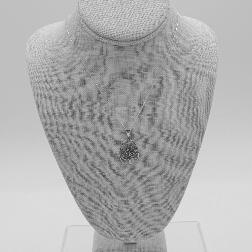 925 Sterling Silver Tree of Life Necklace! NEW!